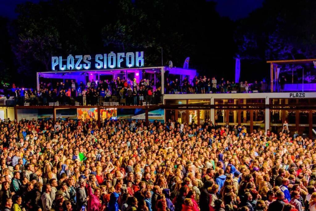 דירות Lido Di Siofok - Aranypart - Minden 1 Percre! מראה חיצוני תמונה